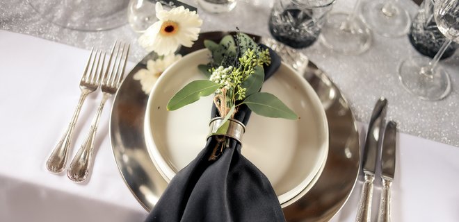 Black and White themed wedding 